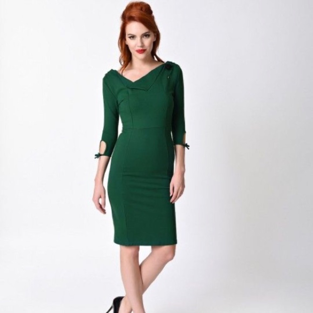 Unique Vintage 1940s Green Carmen Wiggle Dress